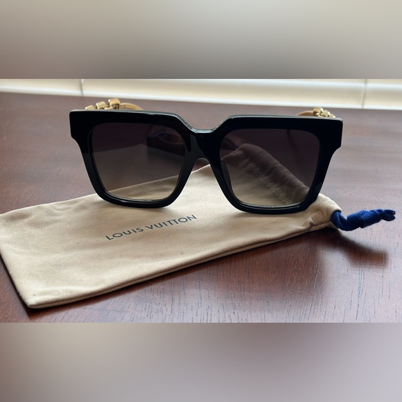 Louis Vuitton Edge Large Square Sunglasses - Picture 2 of 3